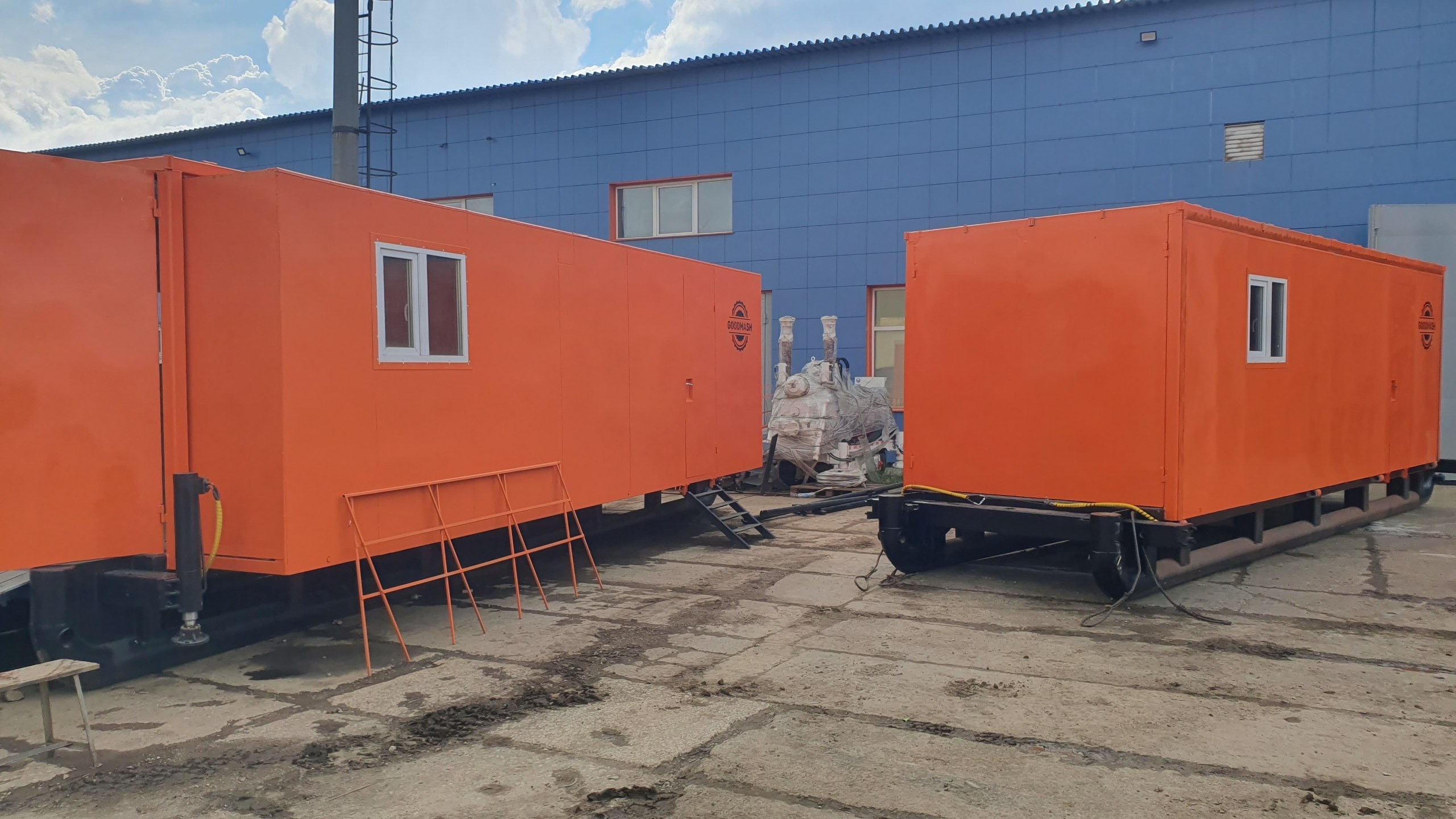 Буровое здание на санях